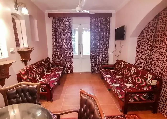 Ali Baba Hostel *