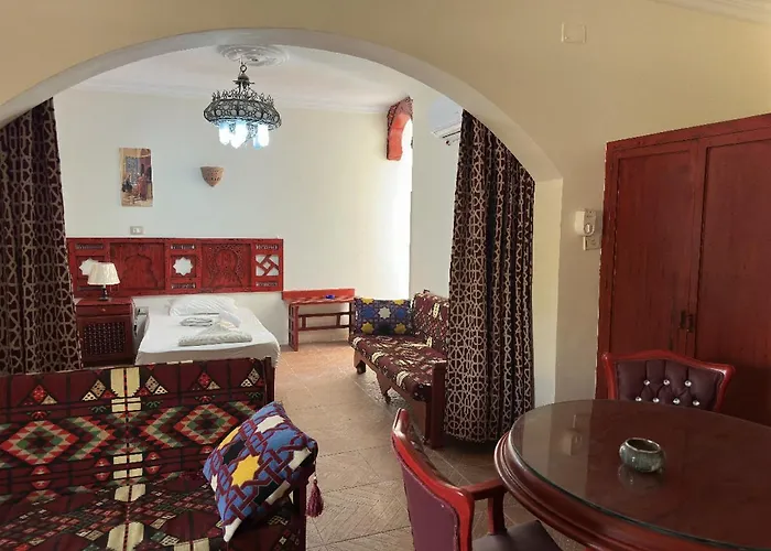 Ali Baba Hostel *